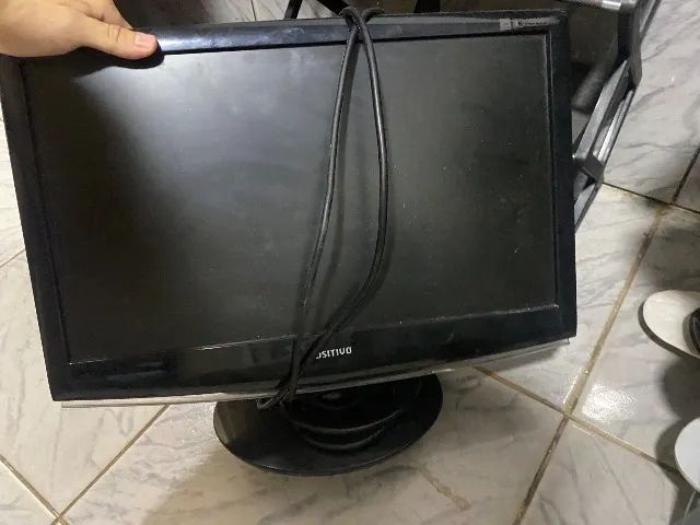 Monitor Positivo Usado - Funcionando perfeitamente + Cabos