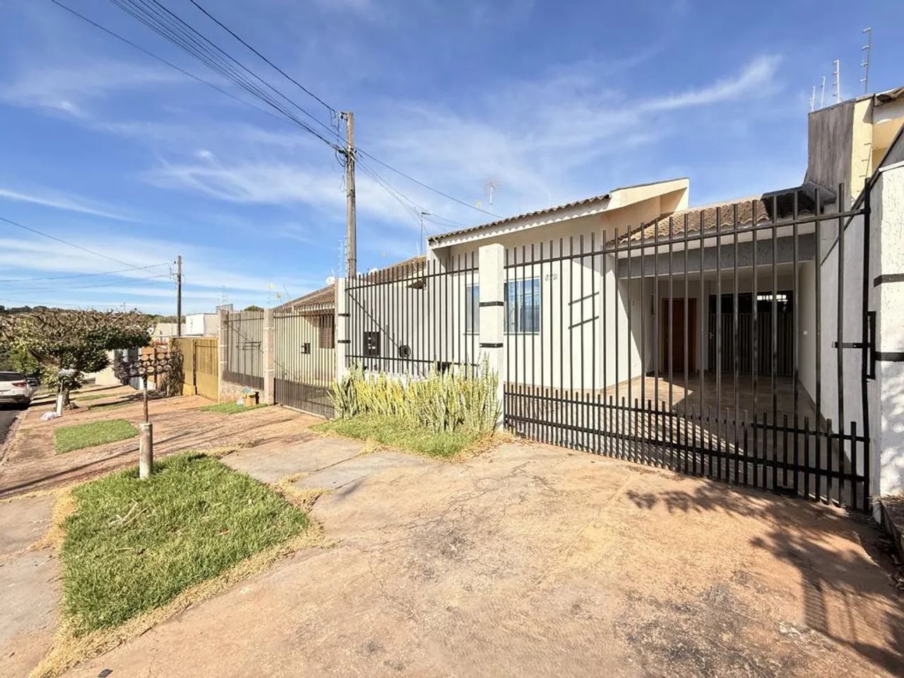 Casa para alugar em Maringá, Jardim Império do Sol, com 3 quartos, com 99.83 m²
