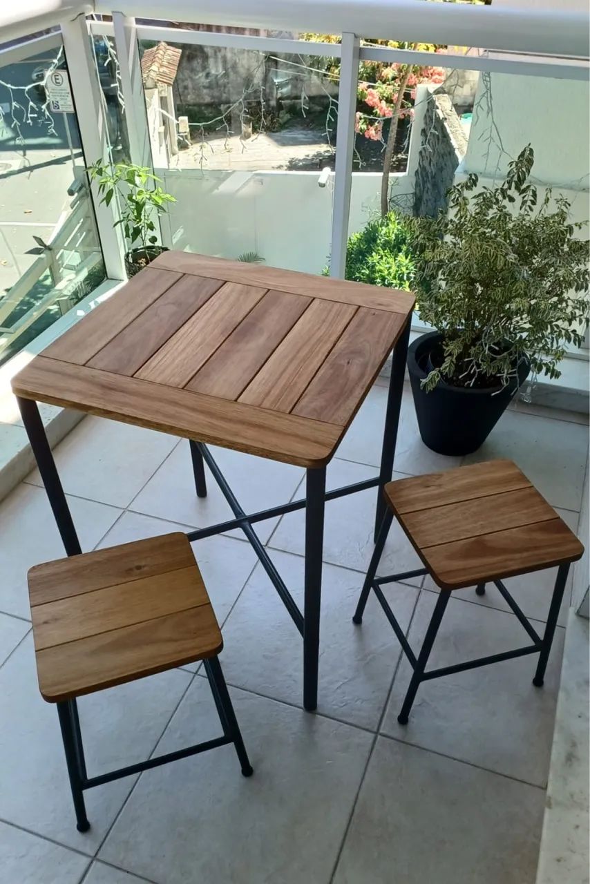 Mesa e bancos de madeira  - Foto 2