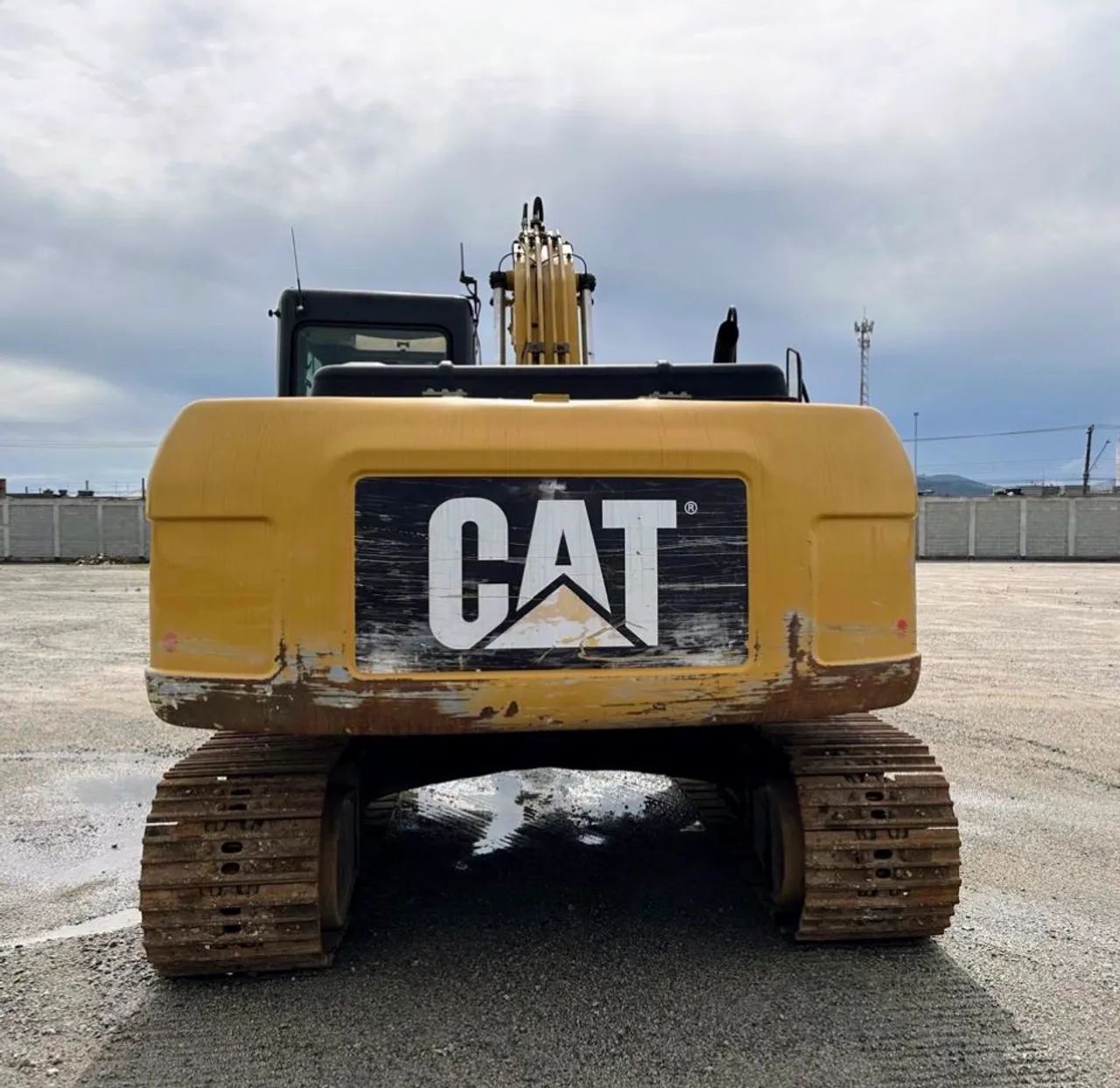 Escavadeira Caterpillar 320 DL  ano 2012, com 15.000 horas, em SP - Foto 2