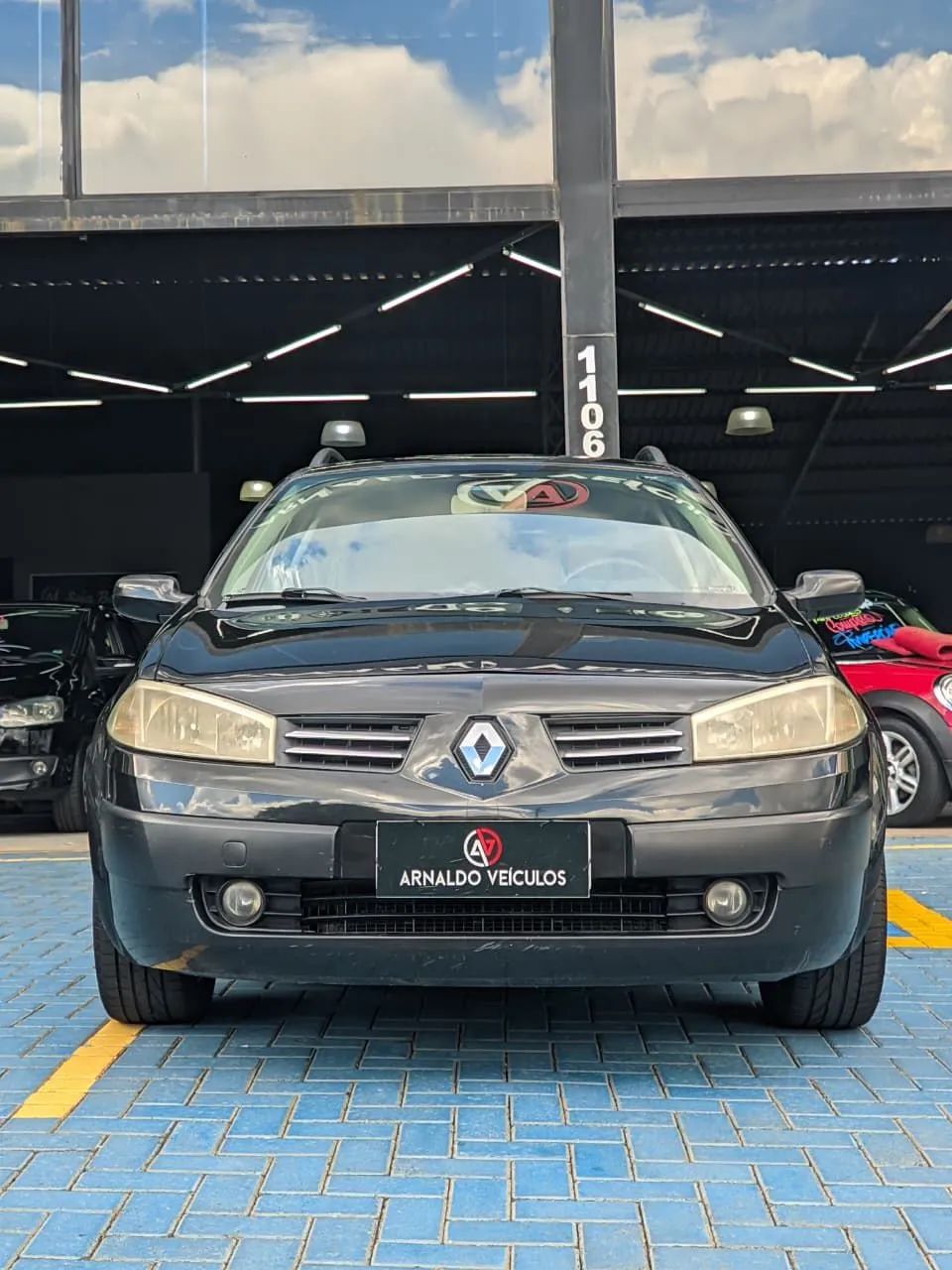 Renault Megane Grand Tour 2012 photo 2