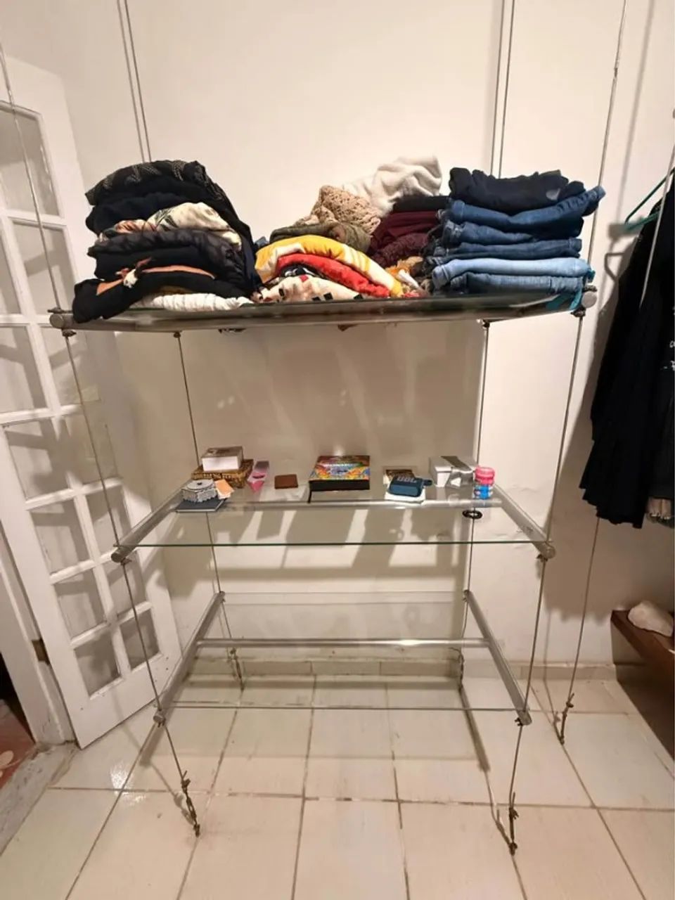 Arara com 3 prateleiras de vidro