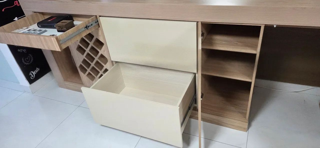 Móvel Buffet para sala com portas