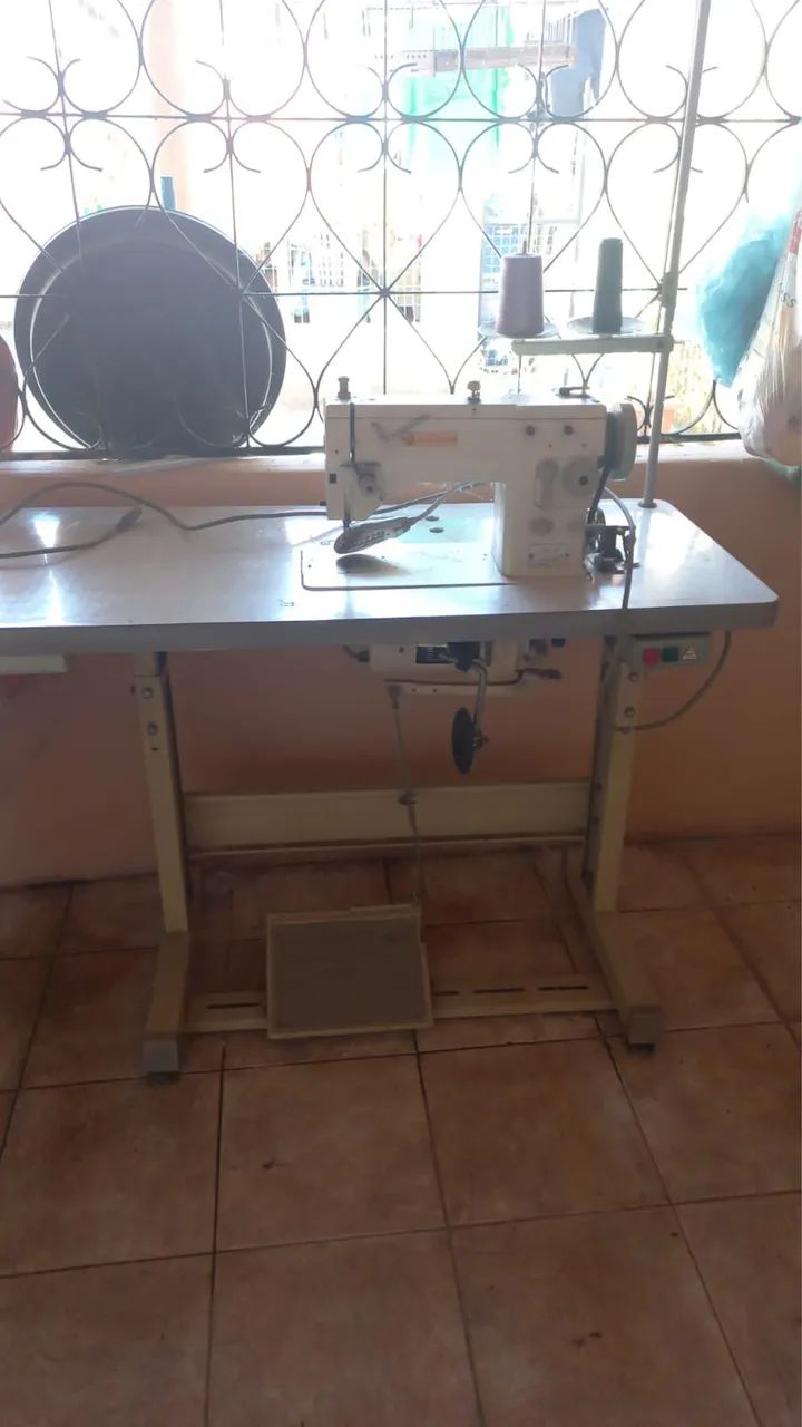 Máquina de costura  - Foto 2