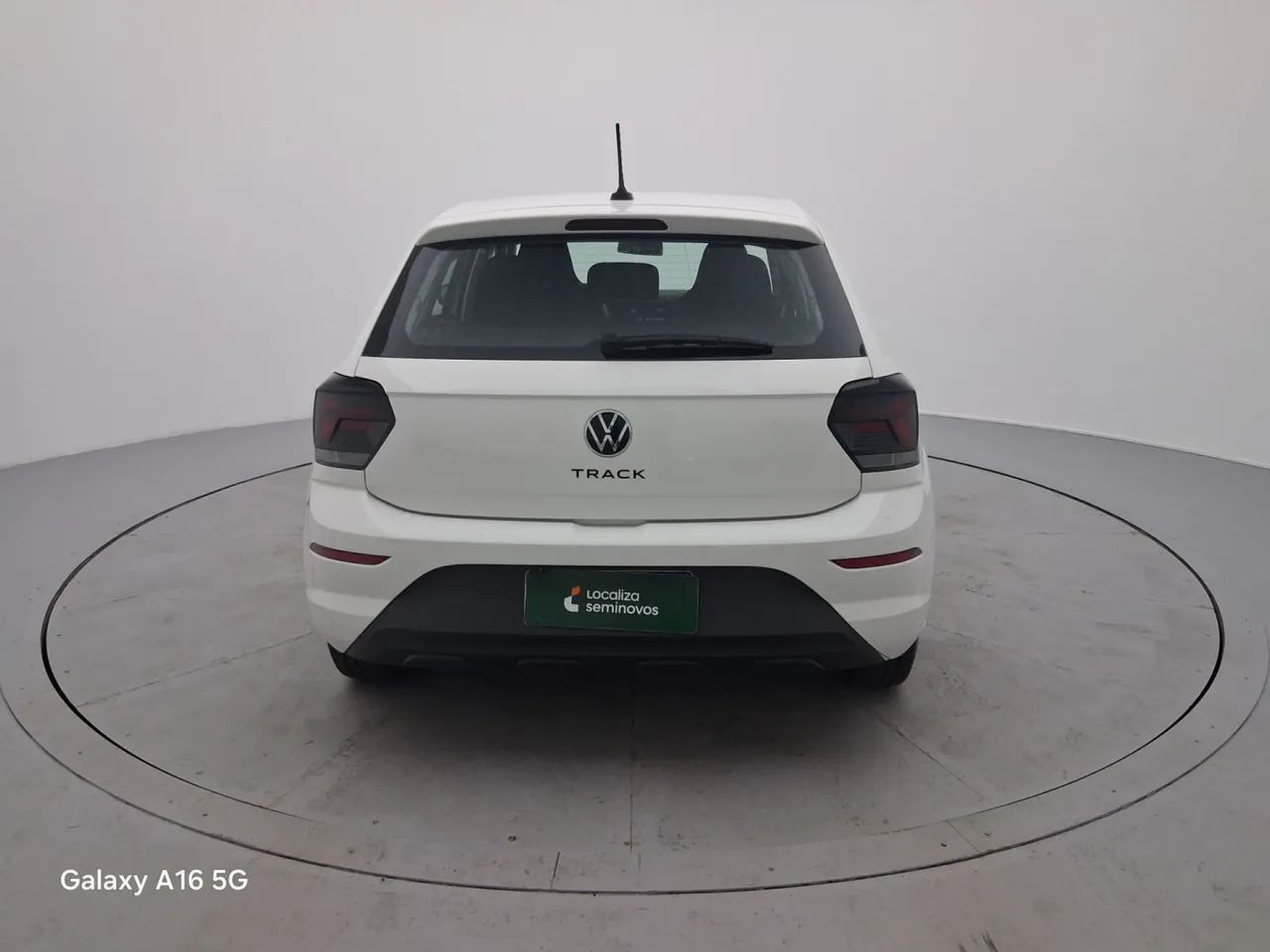 Volkswagen Polo Track 1.0 Flex 12V 5p, foto 4 de 18