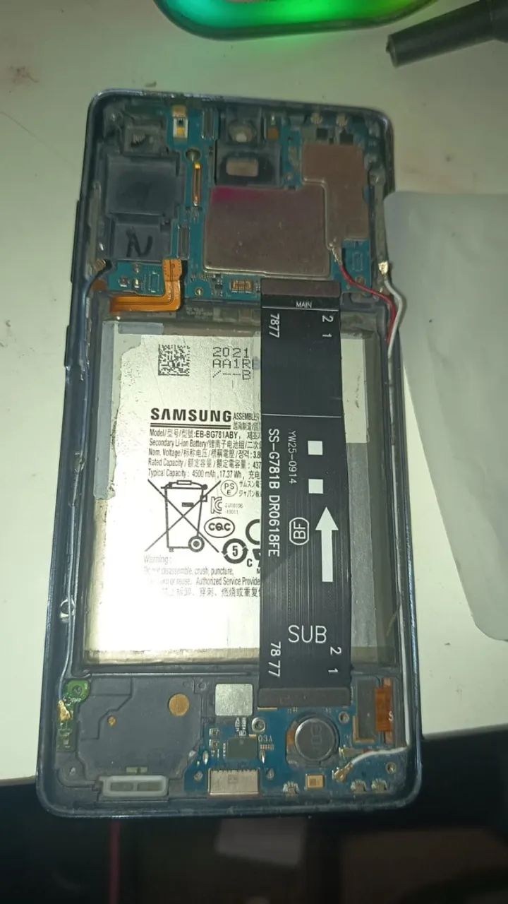 Samsung S20 FE Sucata Frontal com Aro e Display Original (Sem Tampa Traseira) - Foto 2