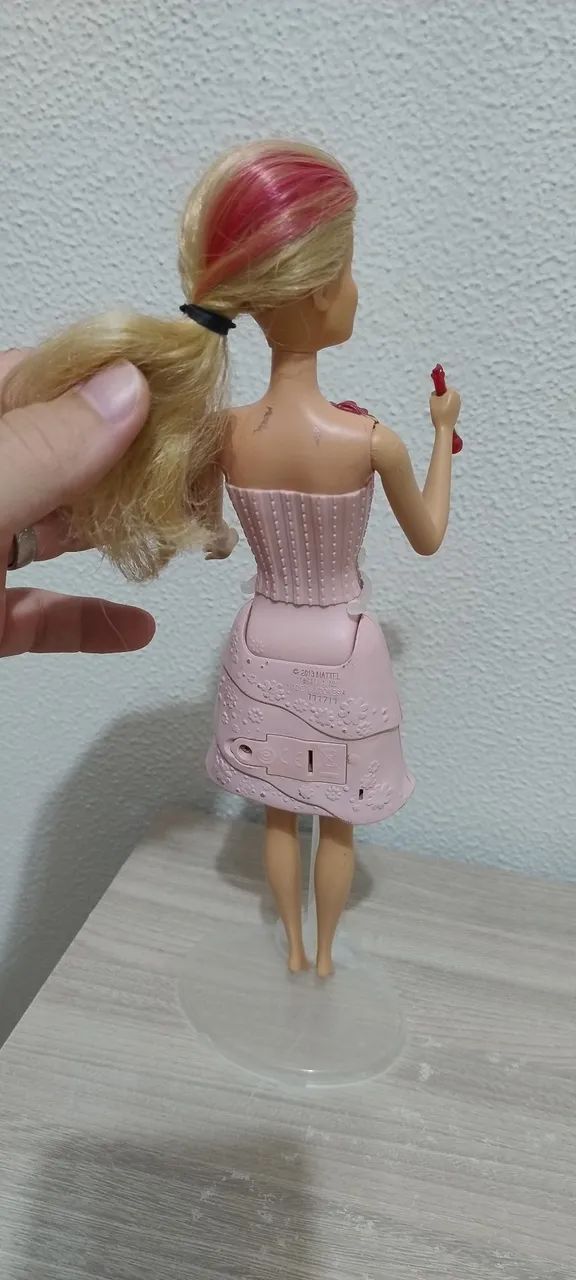 Boneca Barbie de "Barbie e o Portal secreto" Som e Luz - Mattel - Foto 5