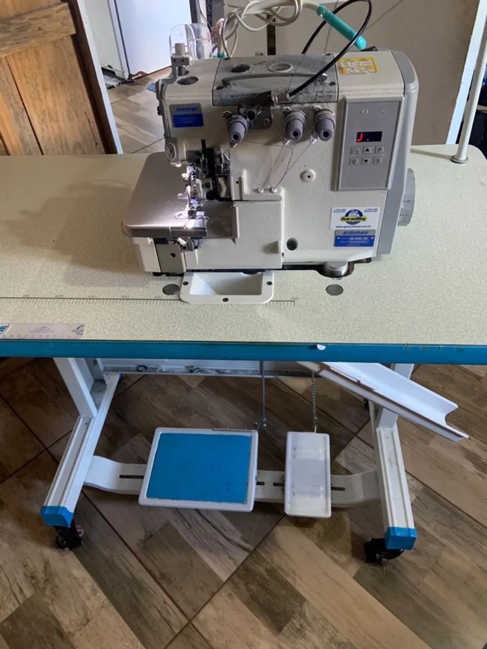 Vendo máquina simeer orveloque 