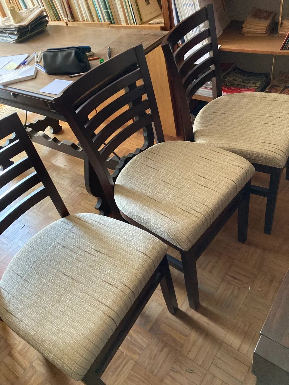 Perfeita Mesa de Jantar extensível com 6 cadeiras para pequenos espaços  - Foto 3