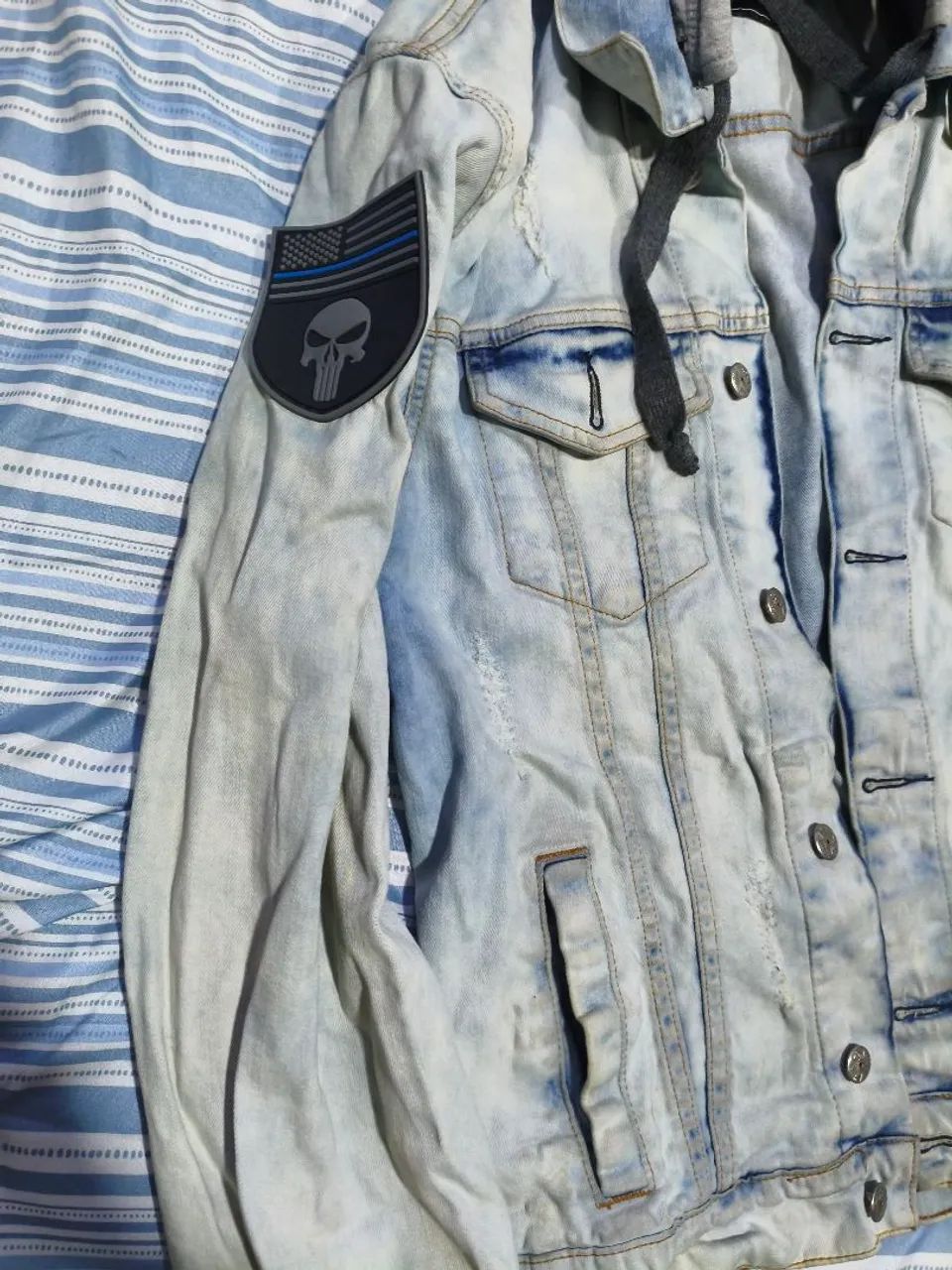 Jaqueta jeans com touca  - Foto 3