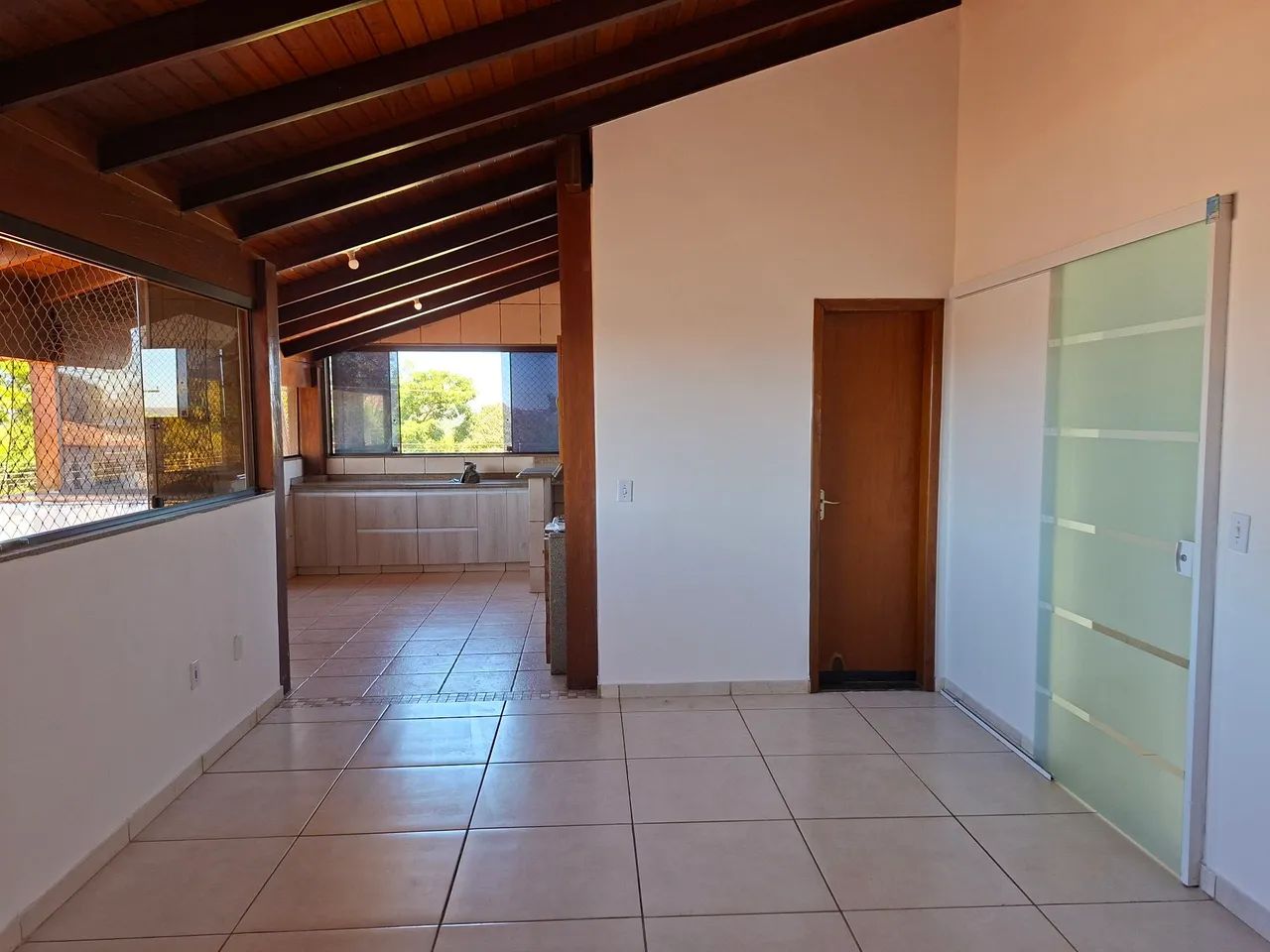Amplo e luminoso apartamento - Foto 2