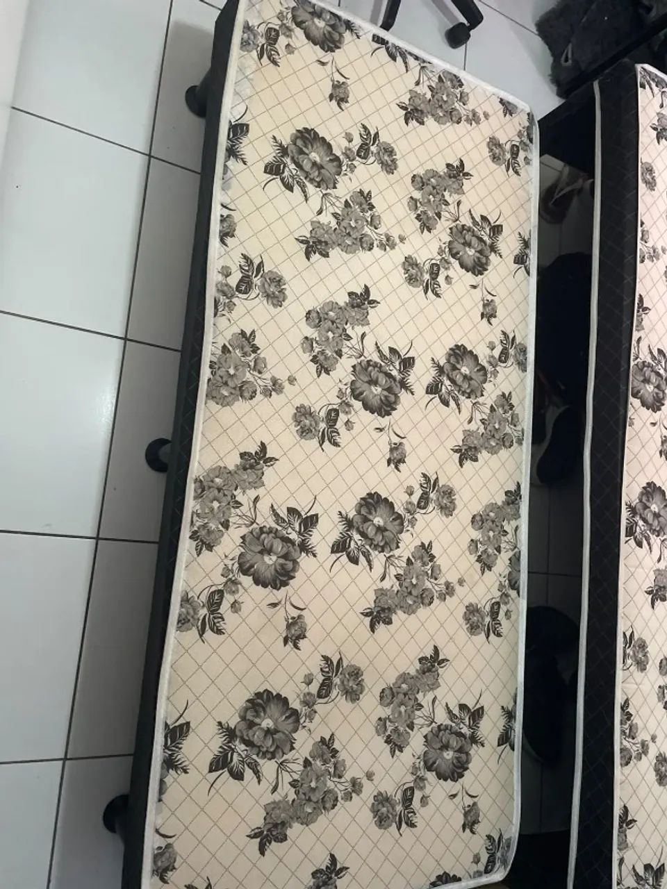 VENDO DUAS CAMAS DE SOLTEIRO TIPO BICAMA - Foto 3