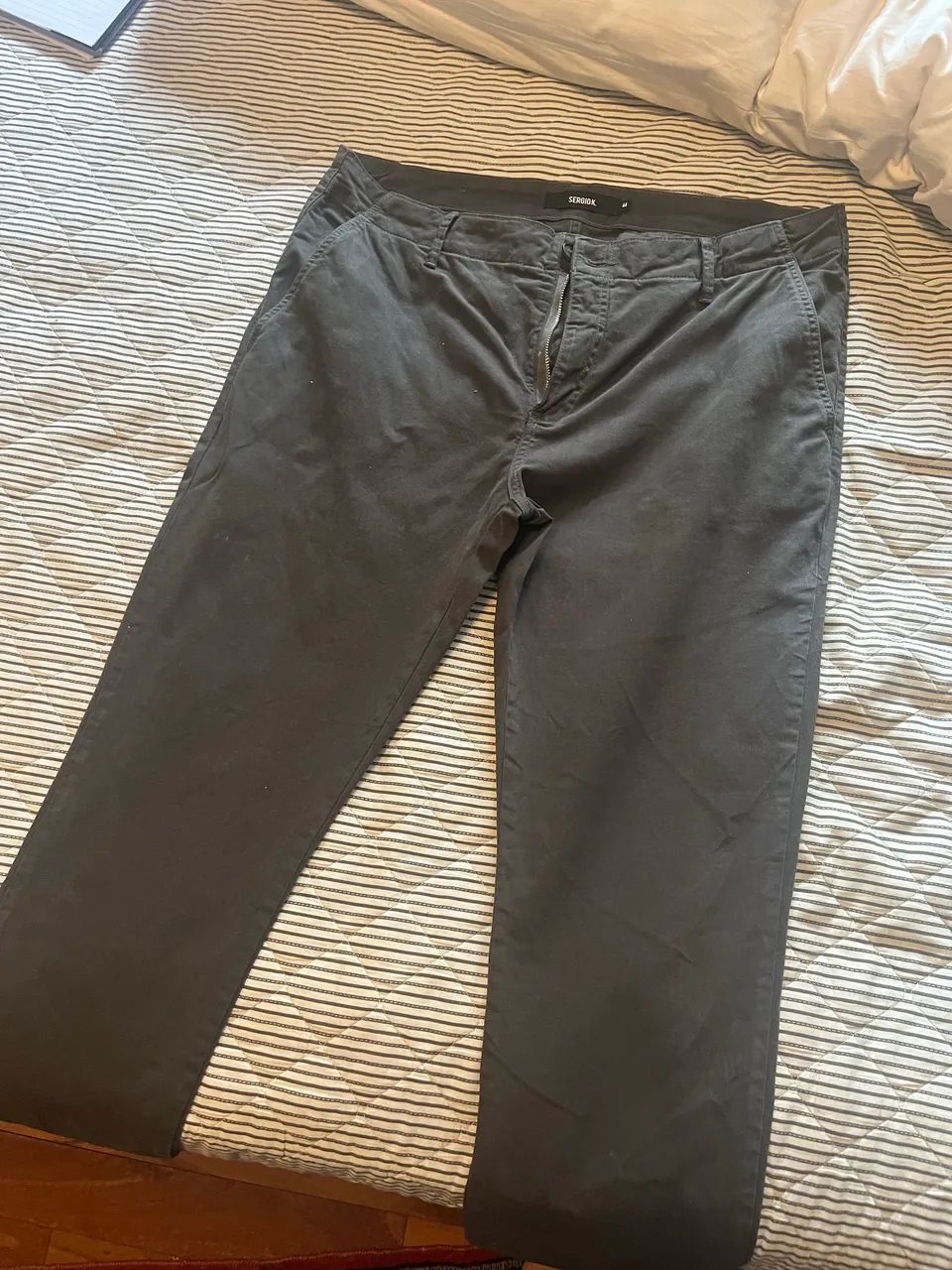 Calça Sergio K, tamanho 44. Nunca usada  - Foto 4