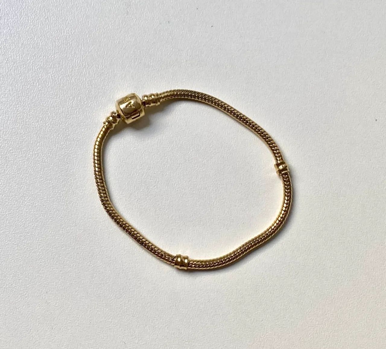 pulseira morana dourada para berloques