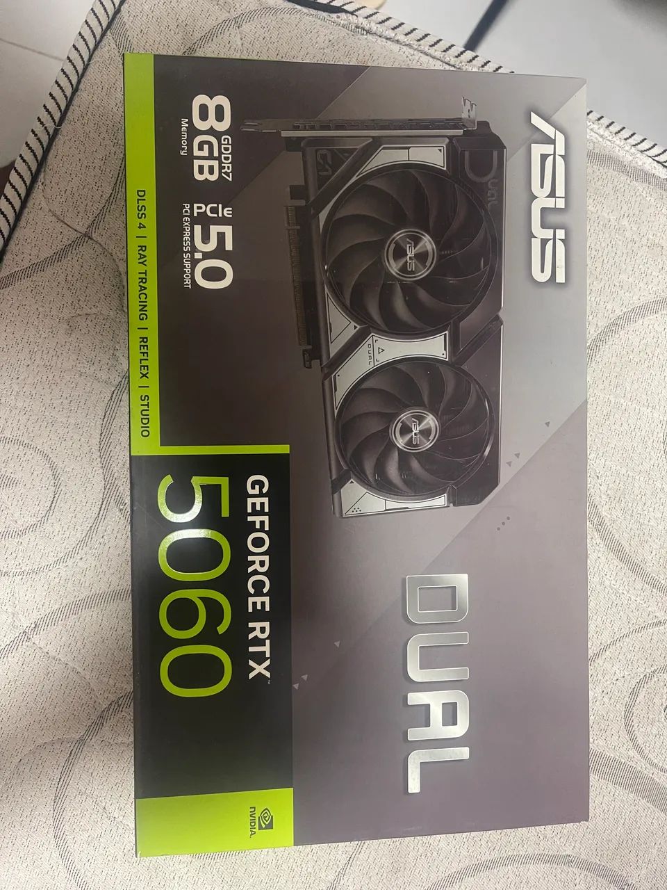 Placa de video rtx5060 asus