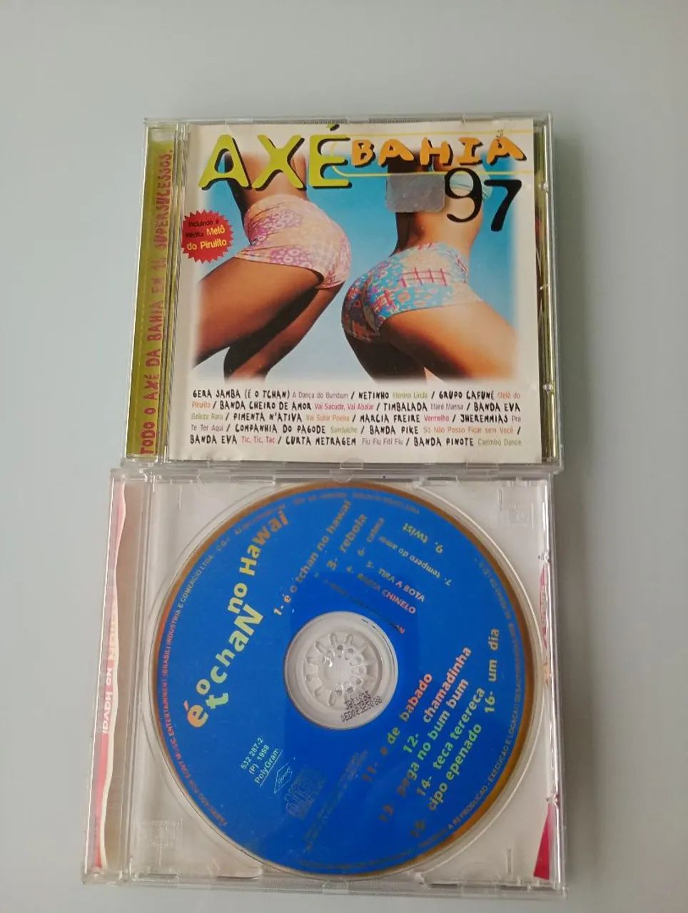 CD É o tchan no Havaí e Axé Bahia 97 kit 2