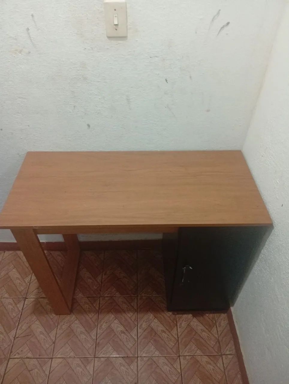 Vendo escrivaninha semi nova  - Foto 3
