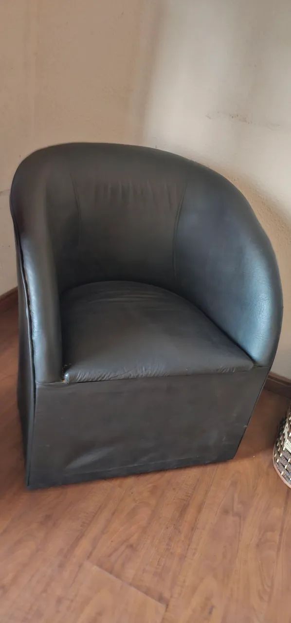 Conjunto para Recepção - 2 Poltronas em Courino + Mesa de Centro - Foto 3