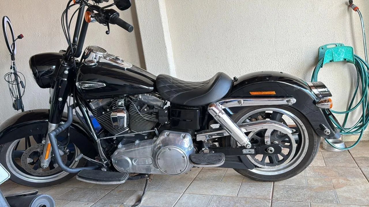 Harley-Davidson FLD Dyna Switchback - Foto 3