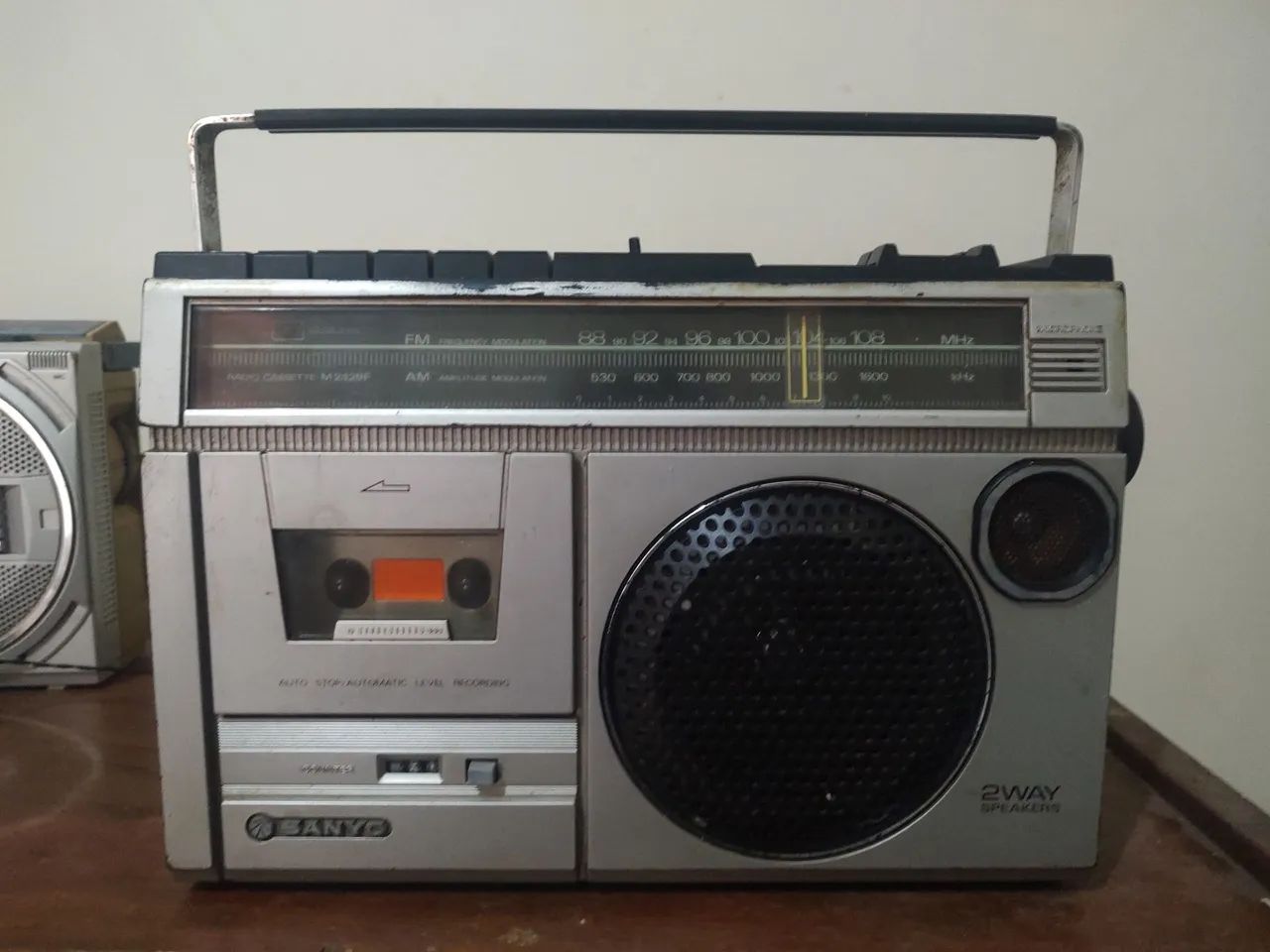 Rádio Sanyo M2429F