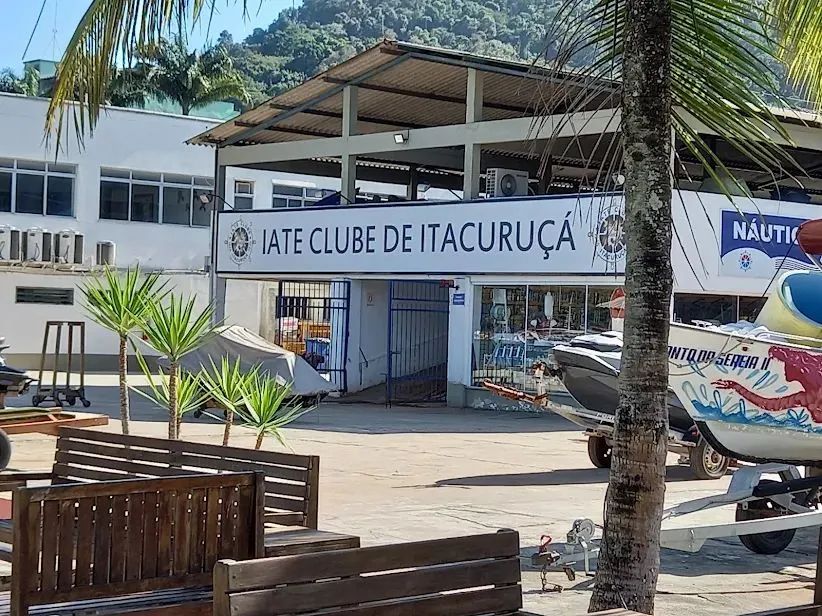 VAGA coberta no Iate Clube Itacuruçá (RJ) - Foto 3