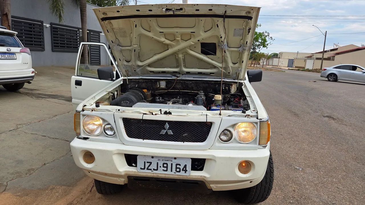 Mitsubishi L200 GLS 2.5 4X4 CD Diesel 2002
