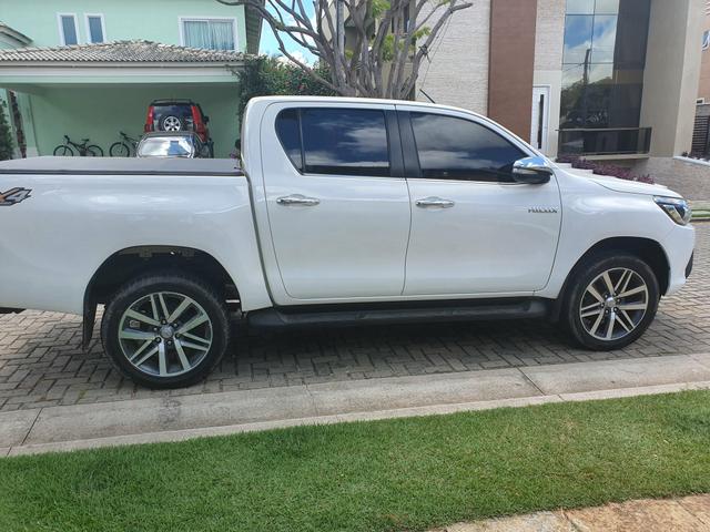 Hillux SRX 2016