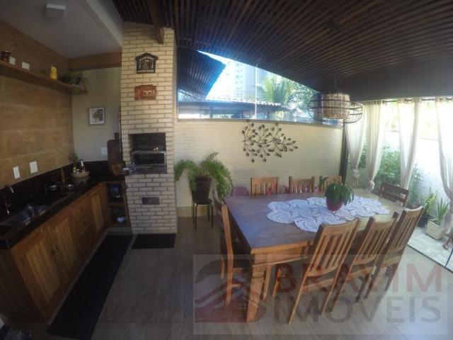 Linda casa em Condomínio fechado