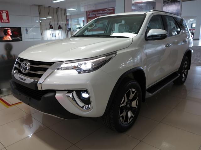 TOYOTA HILUX SW4 2.8 SRX DIAMOND 4X4 7 2019