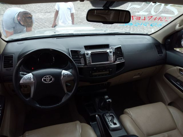 Hilux SW4 3.0 4x4 Diesel 2014 7 Lugares - Foto 2