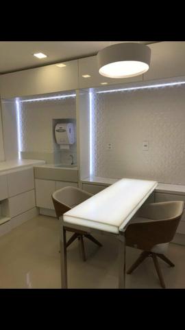 Mesa de atendimento com raio x