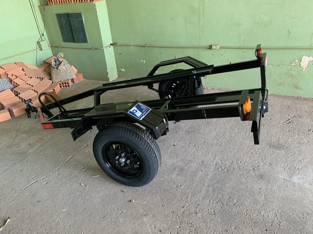 Carreta para jet ski de 3 lugares .. acompanha guincho manual !! - Foto 2