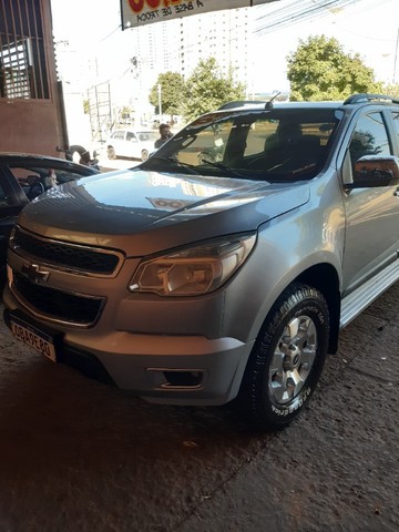S10 LT DIESEL 2012/2013 VENDO OU TROCO POR COROLLA.