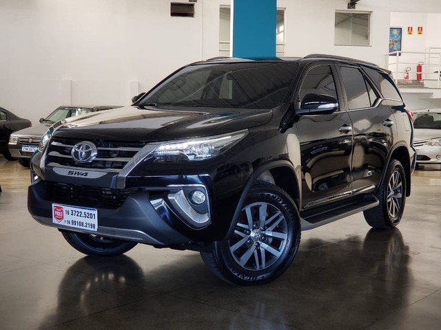 TOYOTA HILUX SW4 2.8 SRX 4X4 7 LUGARES 16V TURBO INTERCOOLER 2017