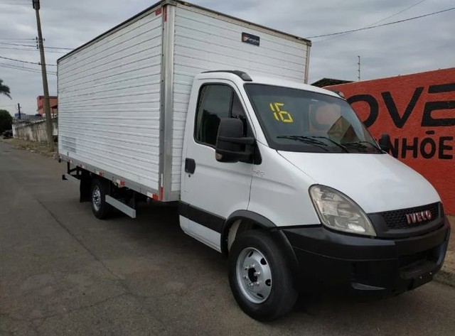 IVECO BAÚ TODO COMPLETO