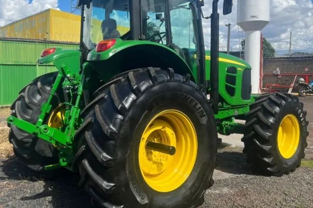 TRATOR COM ATRELADO E PEDAIS JONH DEERE Horta (Matriz) • OLX Portugal