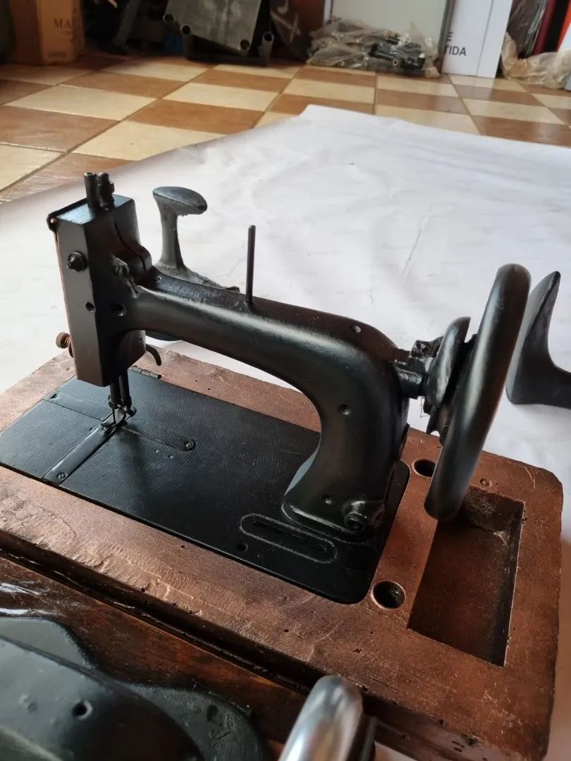 Máquina de Costura Antiga - decoração  - Foto 4