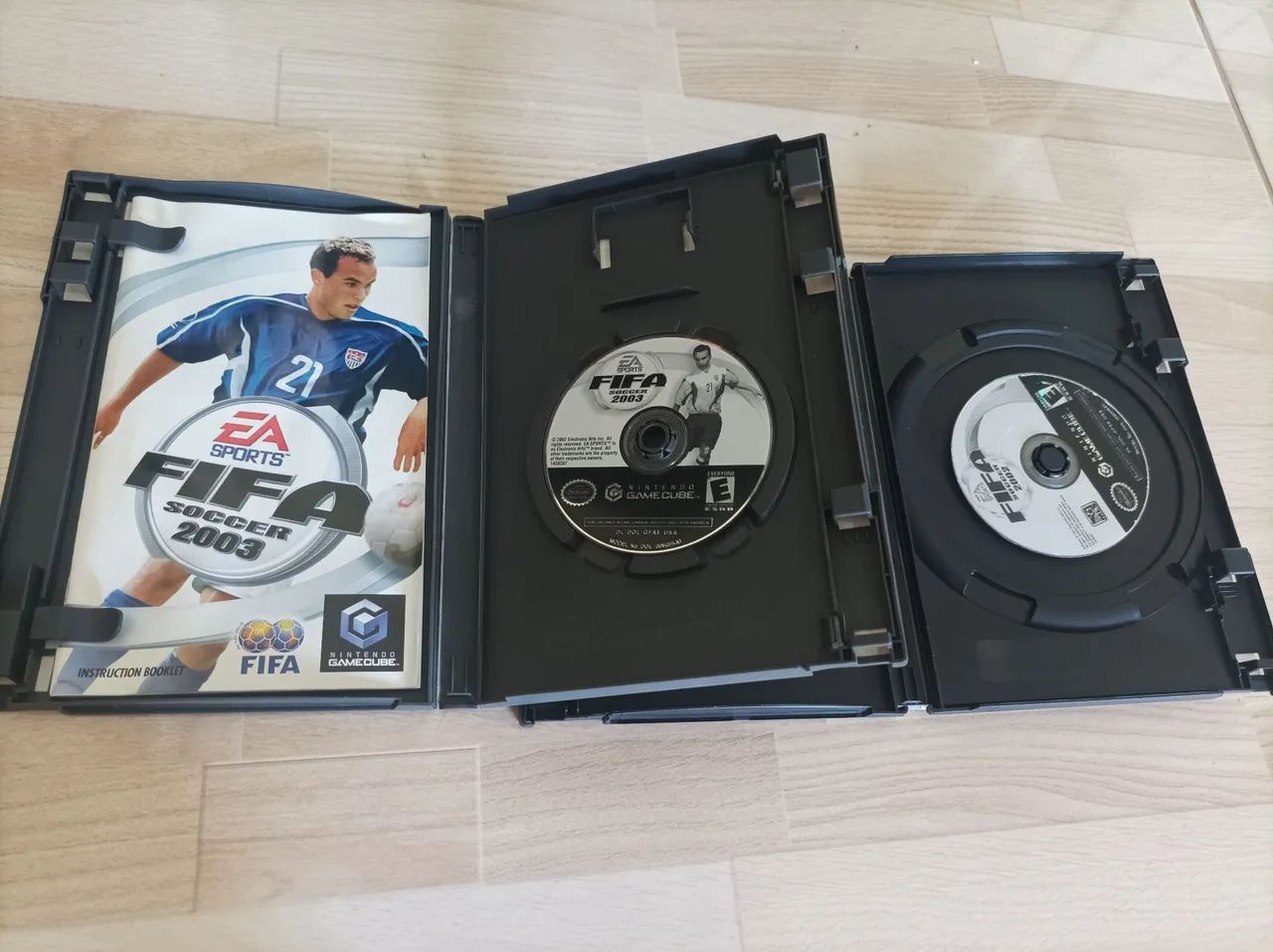 FIFA Soccer 2002 e 2003 para Nintendo GameCube - Foto 2