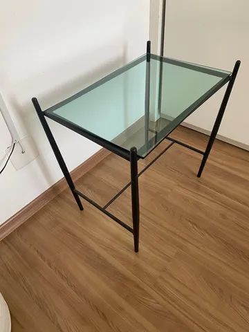 Mesa de ferro com vidro temperado 