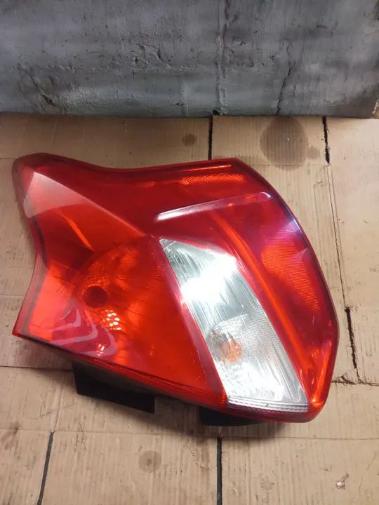 Lanterna Traseira Direita Ford Focus 