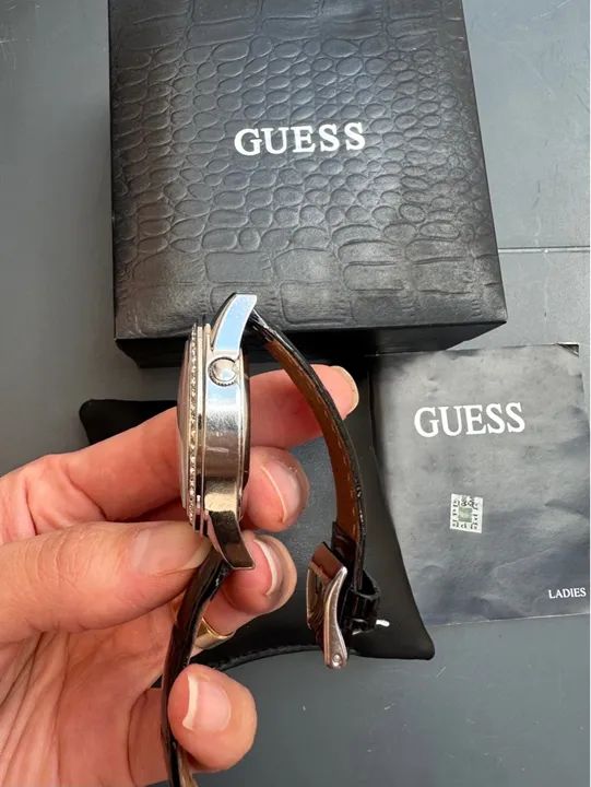 Relógio Guess original com pedrinhas  - Foto 3