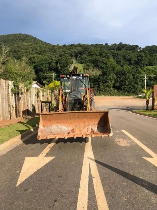 Retroescavadeira 580N 4x4 2012 - Foto 3