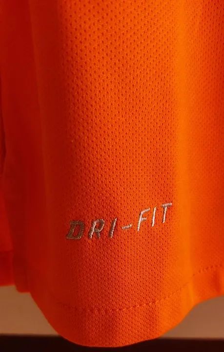 VENDO ESSA CAMISA ORIGINAL NIKE ( HOLANDA )USADA EM BOAS CONDIÇÕES;...(TAMANHO M) ADULTO. - Foto 3