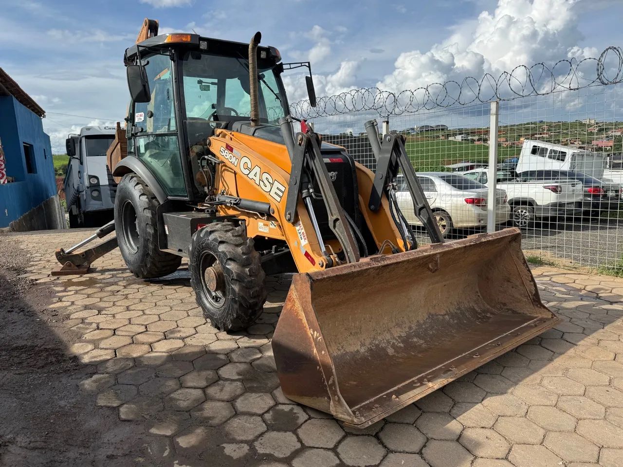 Retroescavadeira Case 4x4 2019 Apenas 2.200 horas extra único dono  - Foto 4