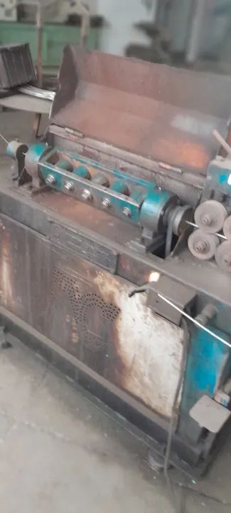 Máquina de desempenar arames até 6 mm