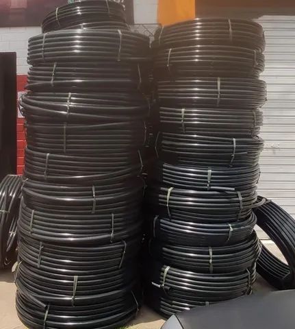 Mangueira de Irrigação Preta Polietileno 3/4 Pol Borracha Lisa pra água