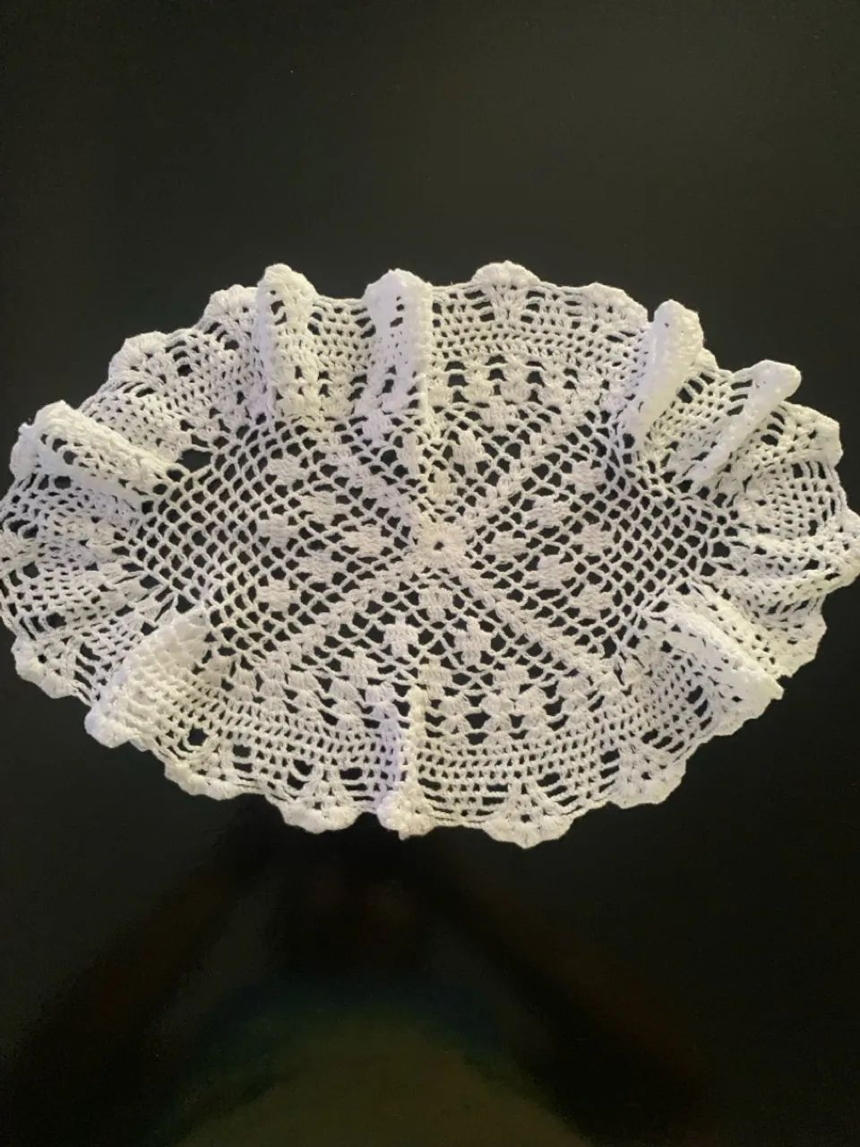 Peça de centro de mesa de crochê  - Foto 3
