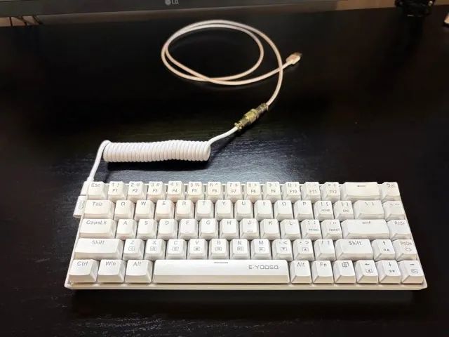 E-Yooso Z-686 Mechanical Keyboard, White + Coiled Cable64291877648898124