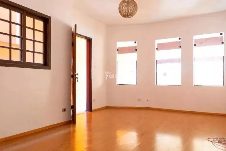 Sobrado para Alugar em Santo André, Parque Jaçatuba - 175m² de Área Construída, Semimobili
