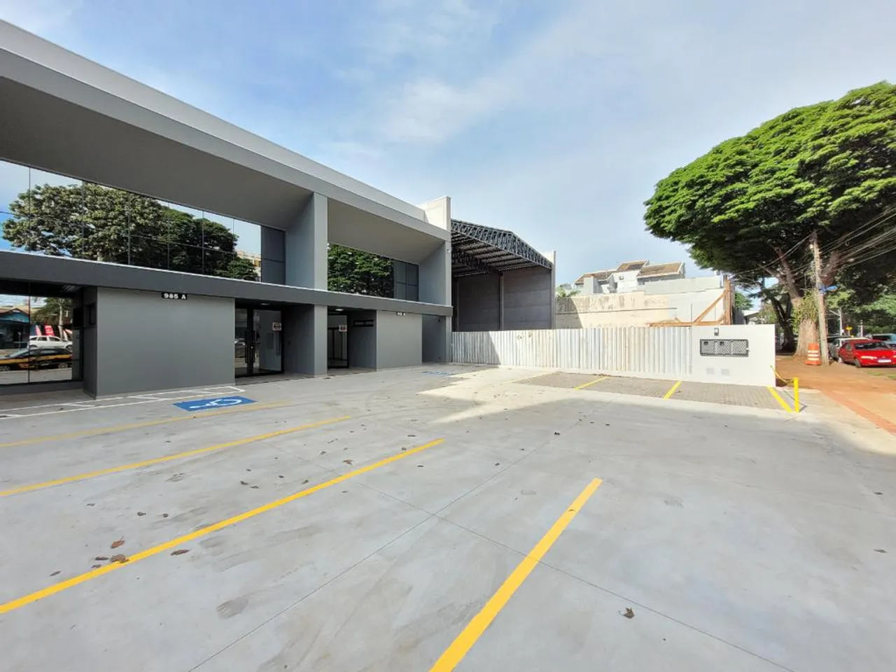 Sala para alugar em Maringá, Zona 04, com 238 m²